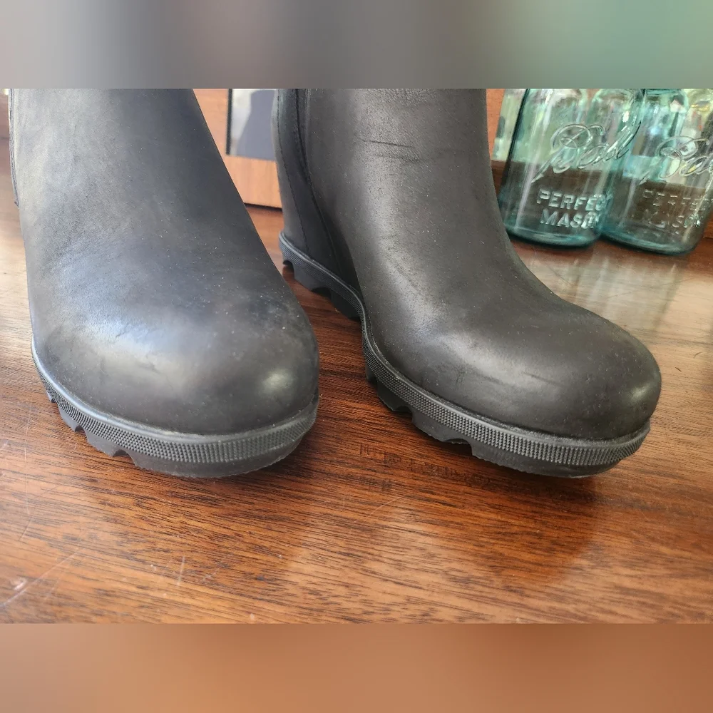 Sorel Black Artic Wedge Ankle‎ Boots
